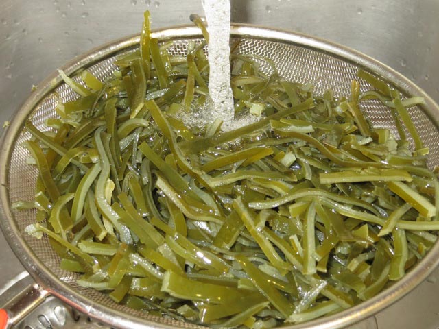 5 самых вкусных и полезных салатов из морской капусты