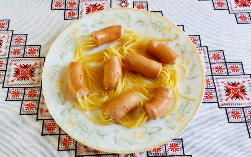 Спагетти с сосисками – 5 интересных и вкусных рецептов