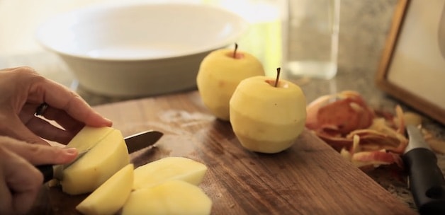 Slicing apples for a French Apple Tart