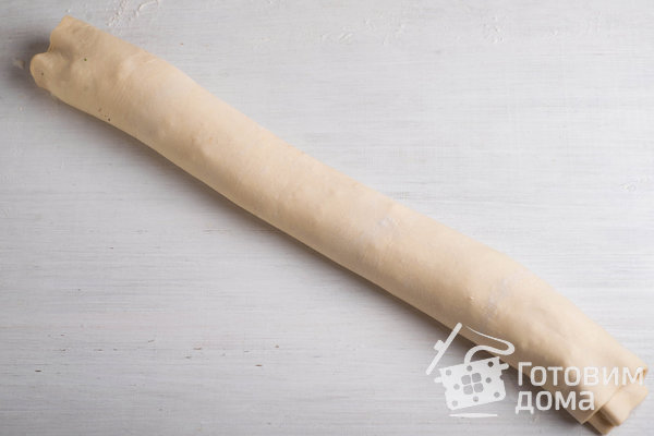 Быстрый пирог из слоеного теста с творожно-сырной начинкой фото к рецепту 7