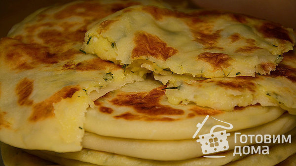 Лепешки с картошкой из сырного теста (на сухой сковороде) фото к рецепту 1