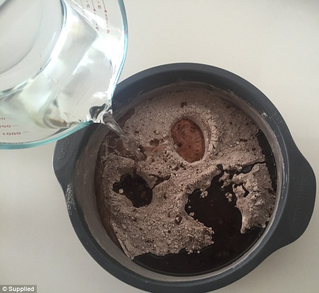 All in one: White vinegar, vanilla extract, vegetable oil and water are added to the dry mixture