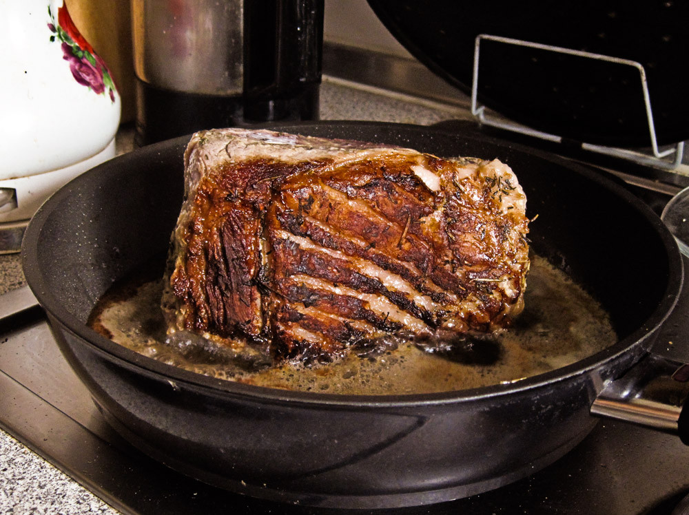 Блюда в жаровне в духовке. Мясо в духовке в жаровне. Braten. Пол Братен. Рецепты в жаровне на плите