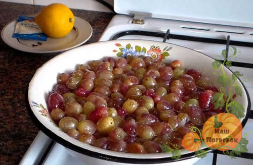 aromatnoe-varene-iz-vinograda-s-limonom