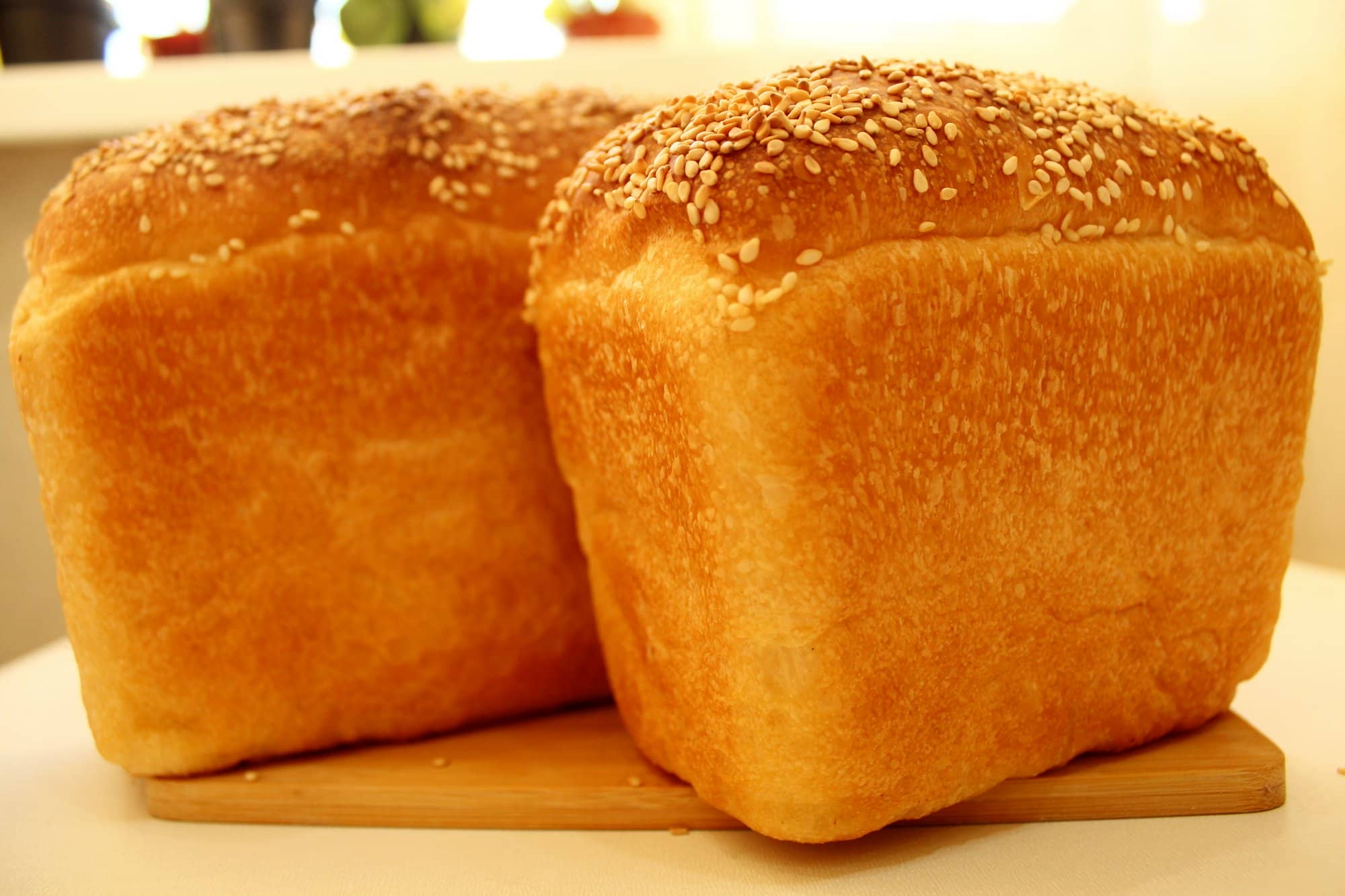 Выпекание хлеба в духовке. Хлеб в духовке. Белый хлеб в духовке. Форма для хлеба. Выпечка формового хлеба.
