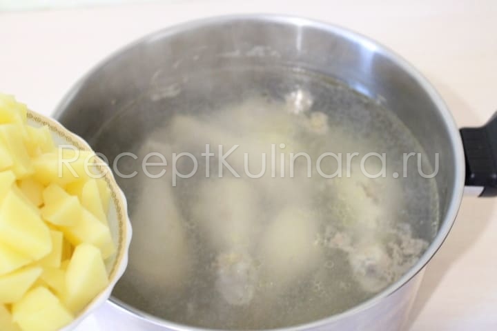 Куриный суп с макаронами и картошкой