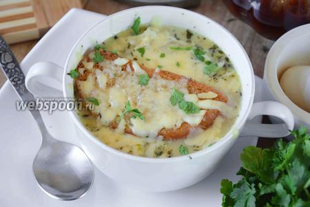Фото рецепта Классический французский луковый суп