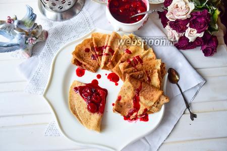 Фото рецепта Блины цельнозерновые с ягодами