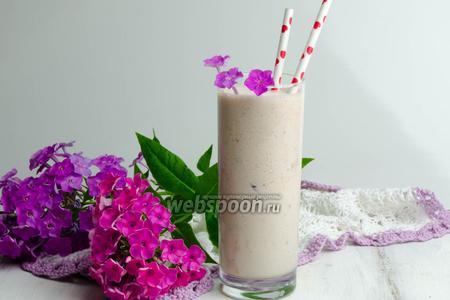 Фото рецепта Фруктовый коктейль с мороженым