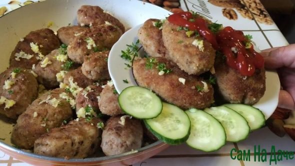 Зразы мясные с яйцом и грибами