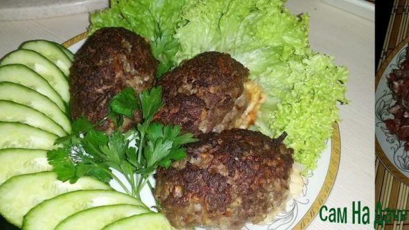 мясные зразы с яйцом и сыром в духовке