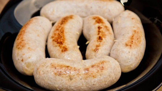 Купаты: оригинальный рецепт с яблоками и репчатым луком