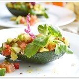 Салат с семгой и авокадо