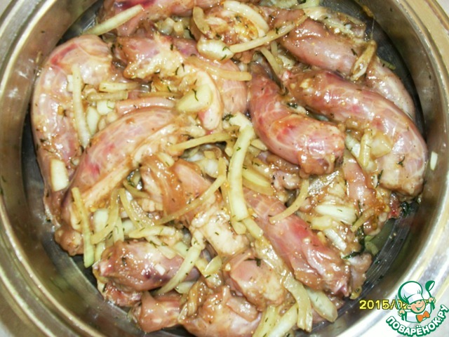 Куриные шейки на сковороде. Блюда из куриных шеек. Куриные шейки жареные на сковороде.