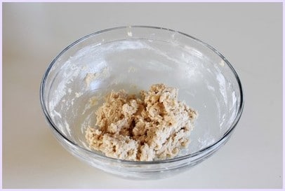 Eggless Chocolate Chip Cookies (BEST Eggless Cookies) mix dry flour mixture to make cookie dough