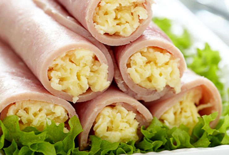 Рецепт роллов из ветчины с сыром и чесноком